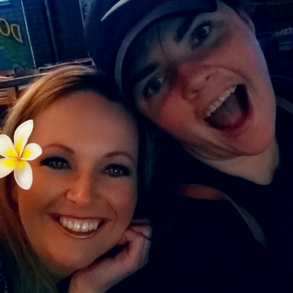 Meet your Posher, Amber - Picture 3 of 5